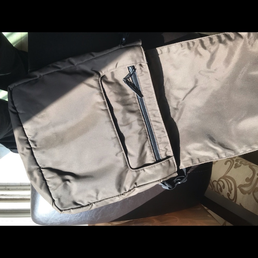 Brown North Face tote